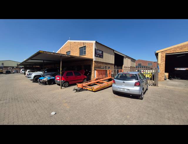 294M² FACTORY FOR SALE IN ANDERBOLT